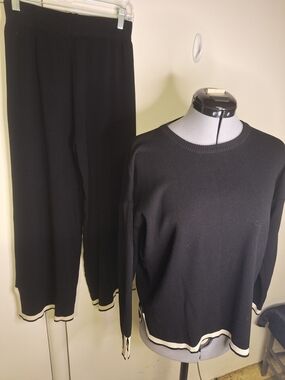 Black & Cream Two Piece Cropped Knit Pants Set Size Med